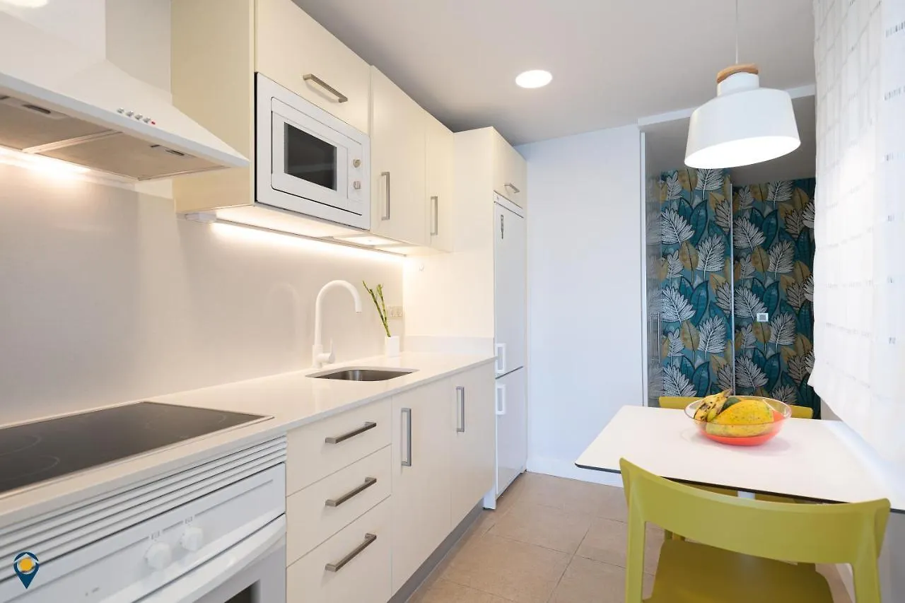 Living Las Canteras Homes - Modern Oceanfront Las Palmas de Gran Canaria Apartment