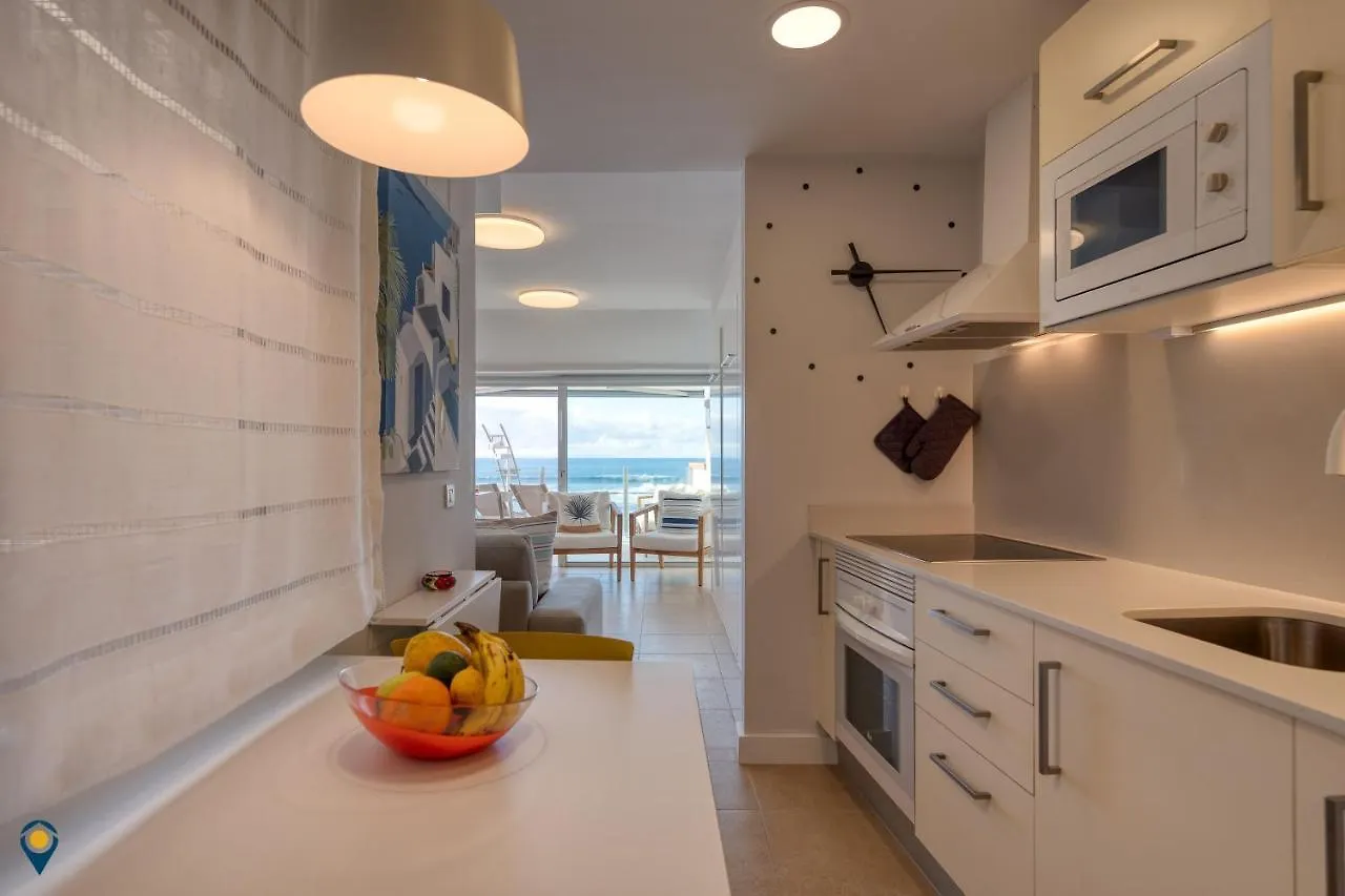 Living Las Canteras Homes - Modern Oceanfront Las Palmas de Gran Canaria Apartment